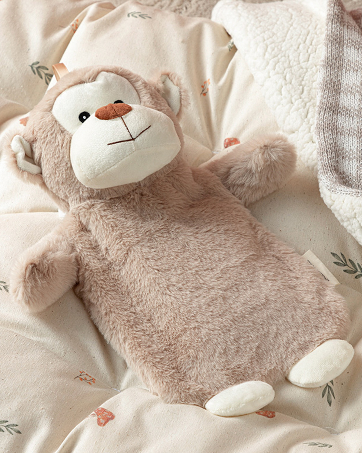 000000010037237001_1 Little Monkey Plush Hot Water Bottle 750 ml Beige Мягкая грелка "Маленькая обезьянка", 750 мл, бежевая