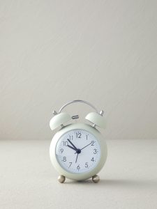 Настольные часы Chelsy, 9x6,4x12,8 см, зелёные