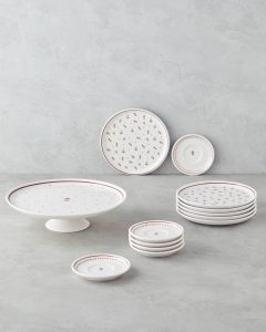 Набор для торта в стиле ретро, ​​богато украшенный ретро